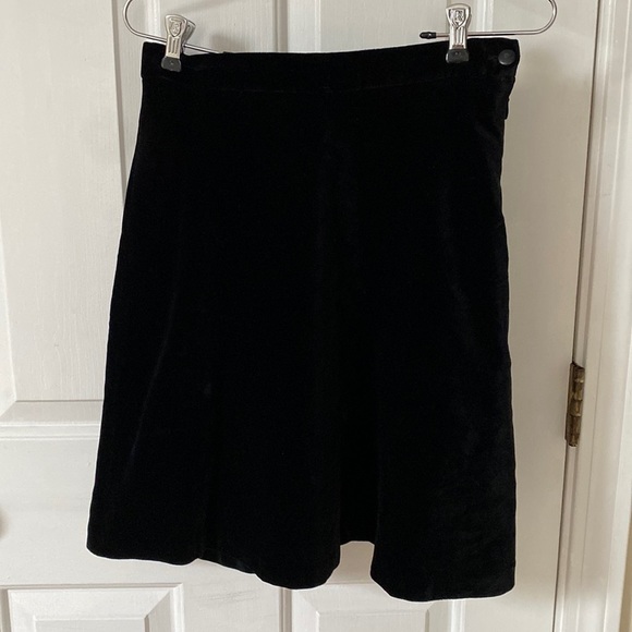 Black velvet skirt - Picture 1 of 2
